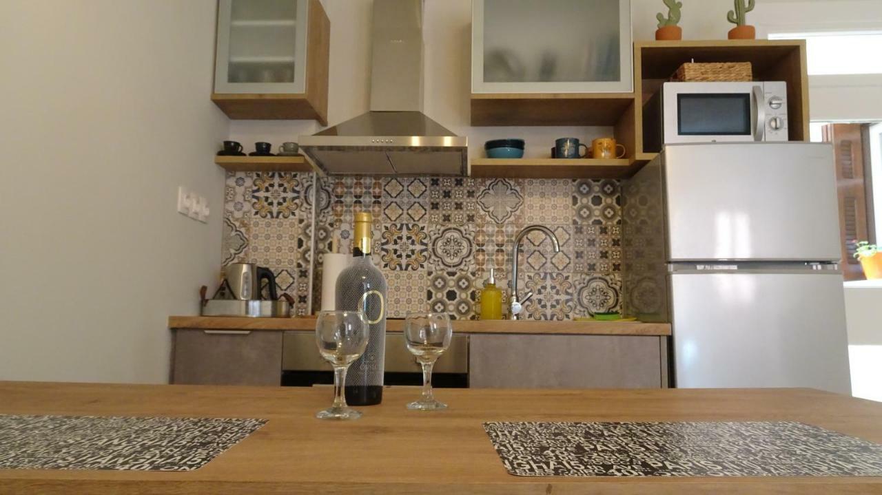 Elegant And Comfortable Apartment In The City Center Ermoupoli Esterno foto