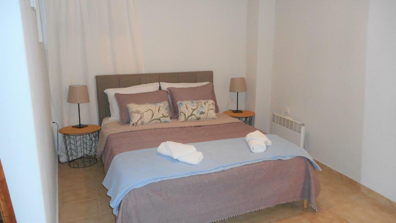 Elegant And Comfortable Apartment In The City Center Ermoupoli Esterno foto